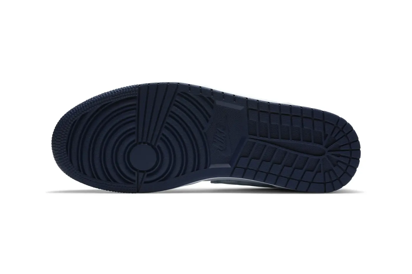 Air Jordan 1 Low SE Washed Denim: Stylish Casual Mens Sneakers