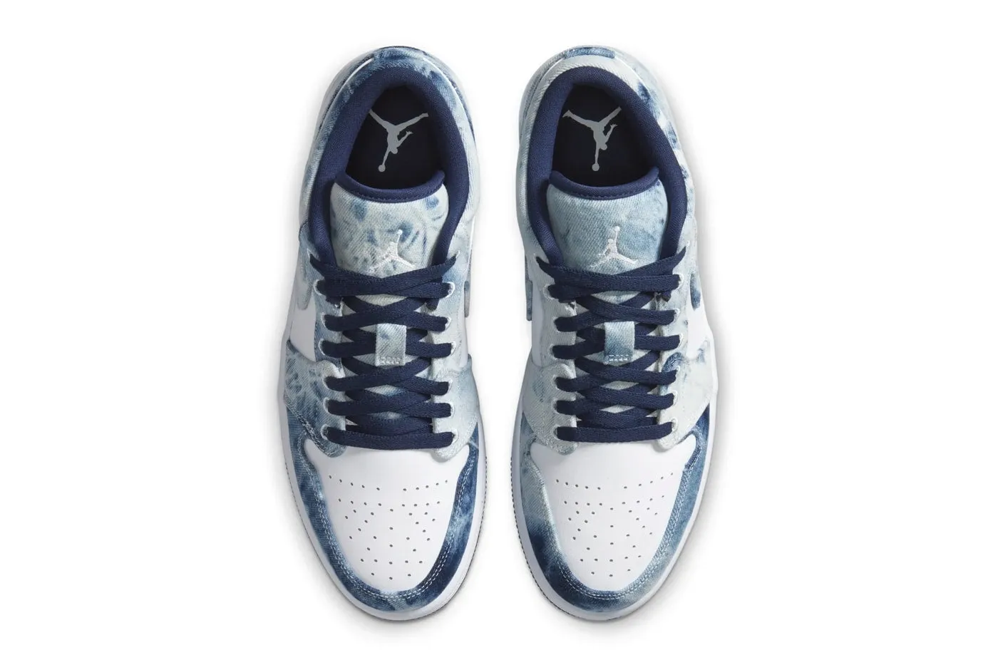 Air Jordan 1 Low SE Washed Denim: Stylish Casual Mens Sneakers