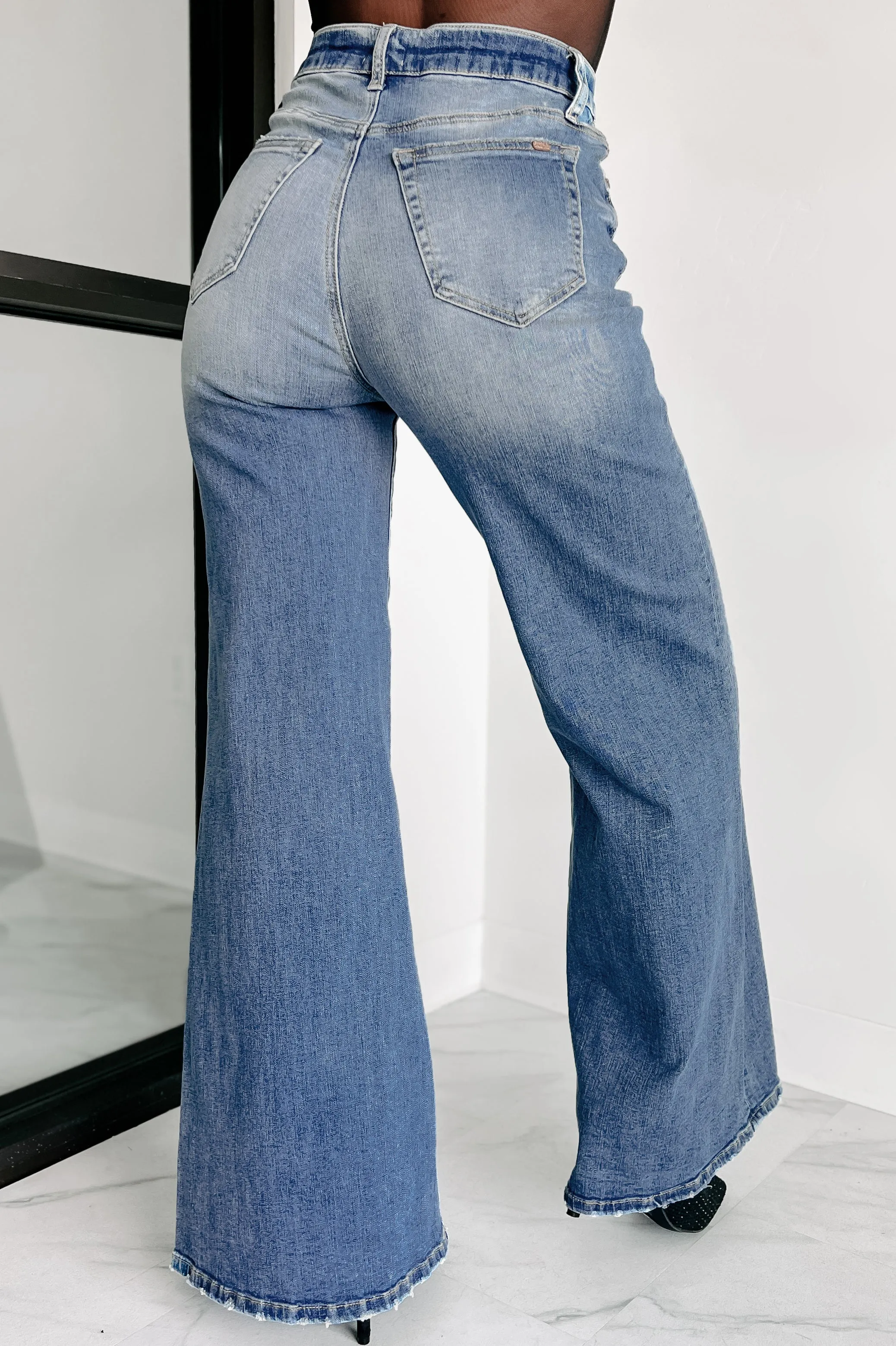 Amelia High Rise Wide Leg Jeans (Medium)