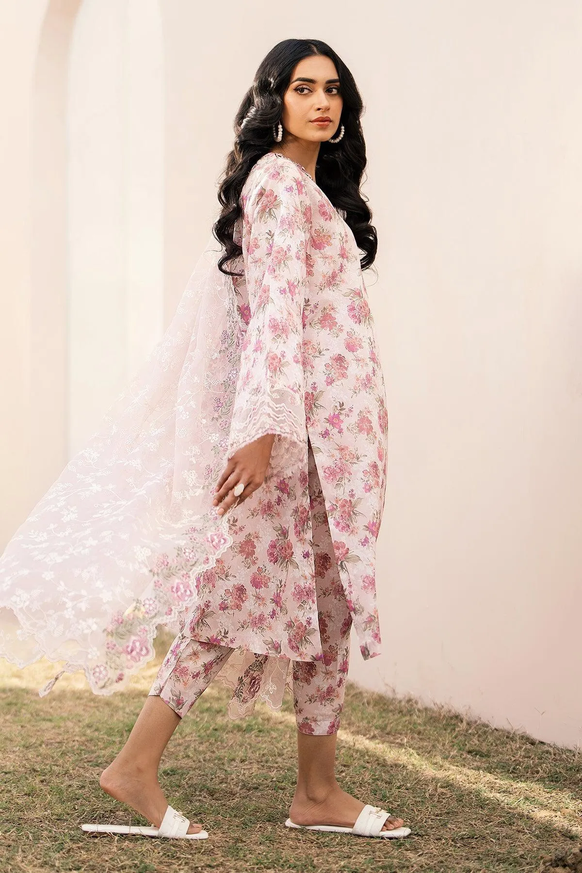 Baroque Lawn Suit