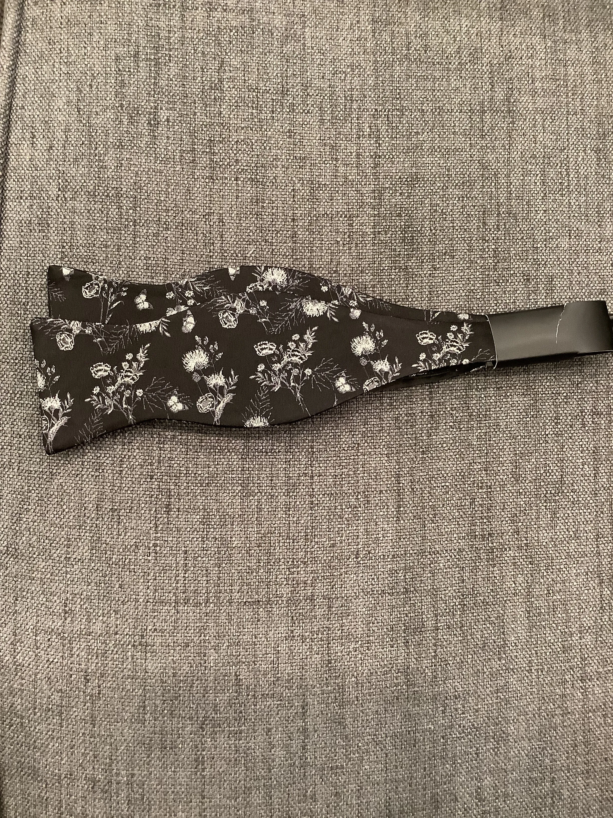 BOW-TIE