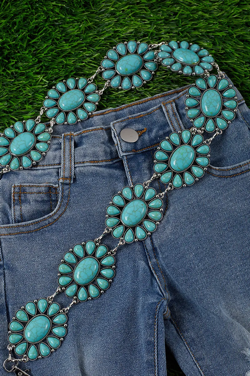 Light blue ripped  skinny jeans. png25113066-amy