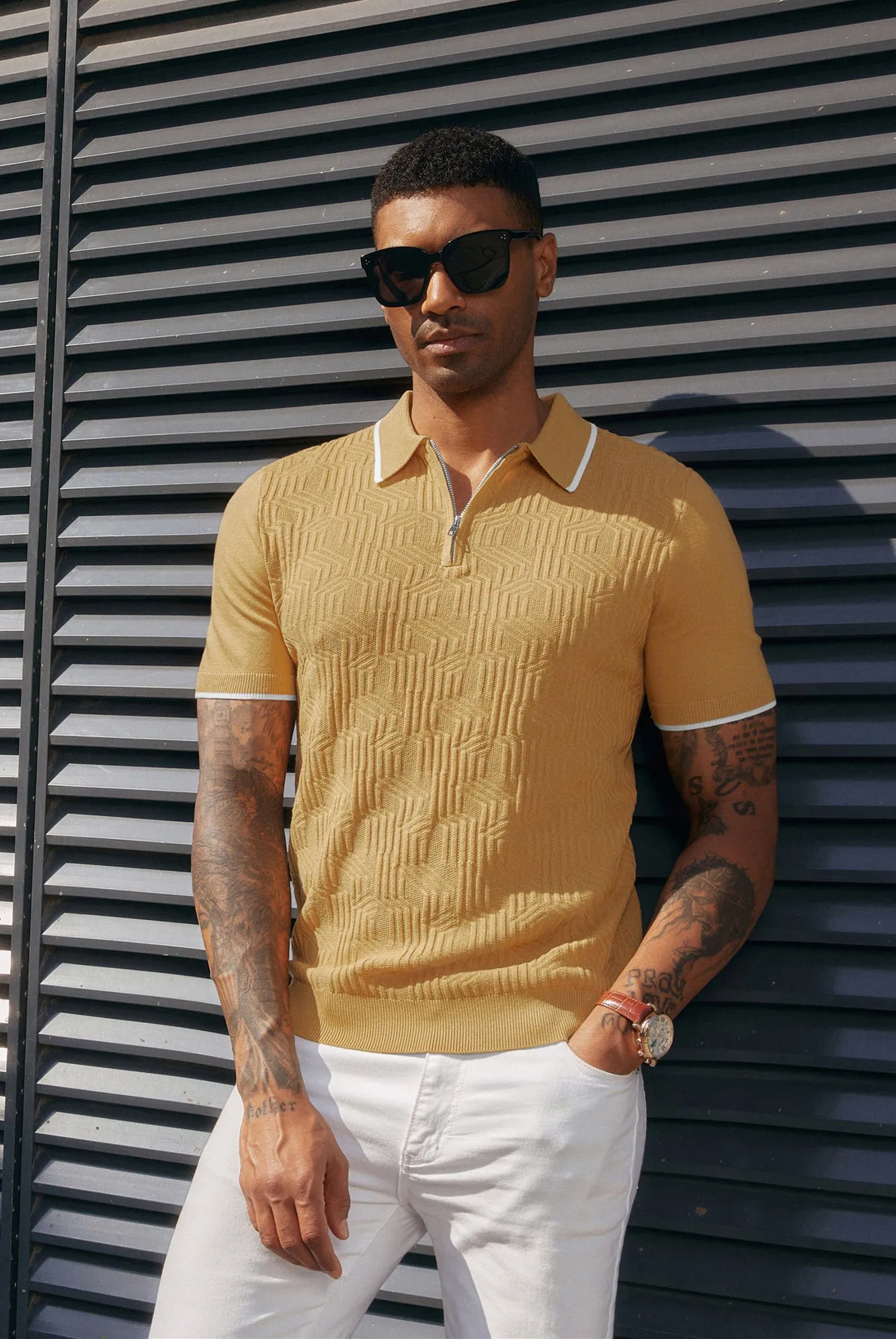 Men Textured Knitwear Short Sleeve Lapel Collar Zip-up Neck Knitted Tops