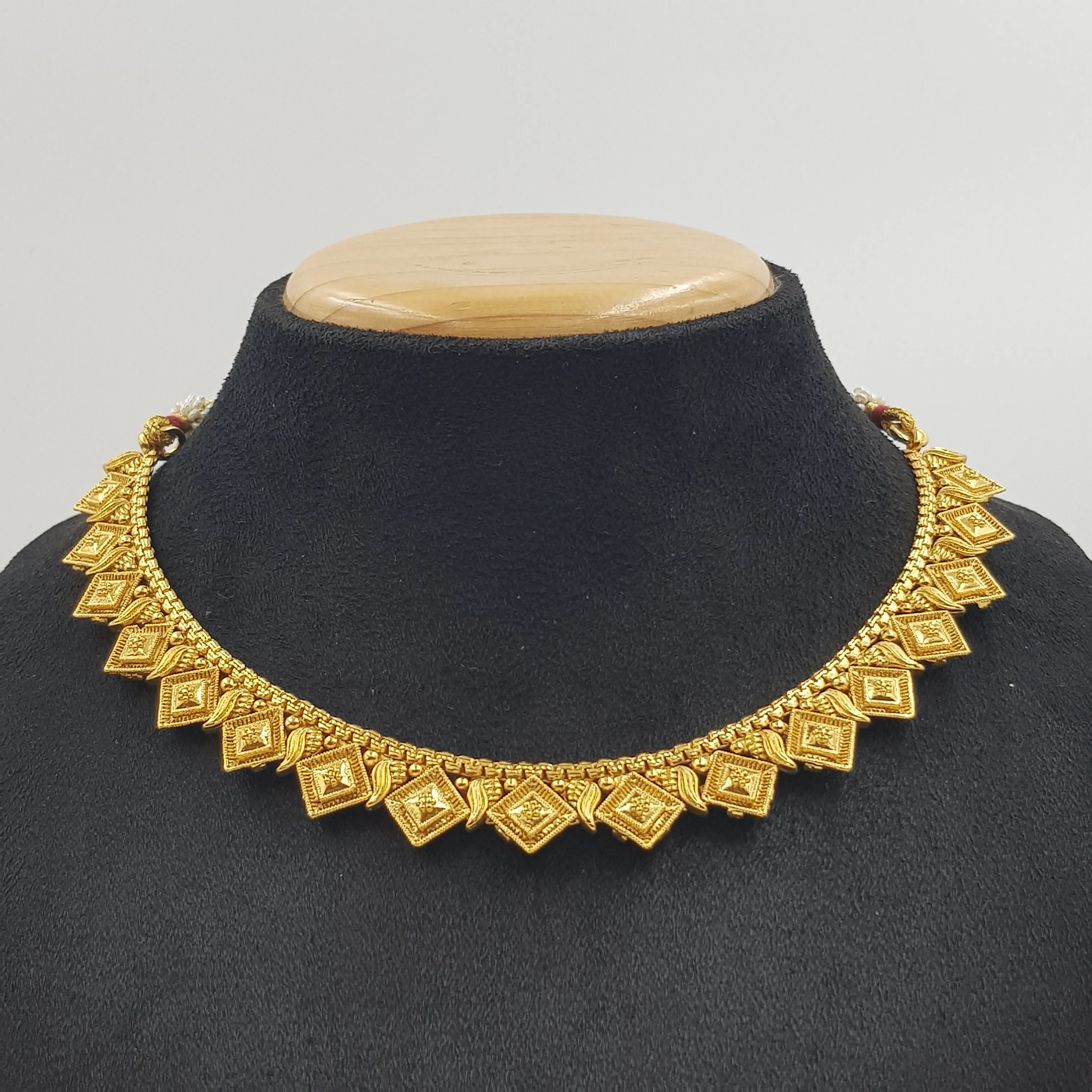 Round Neck Gold Look Necklace Set 7149-33