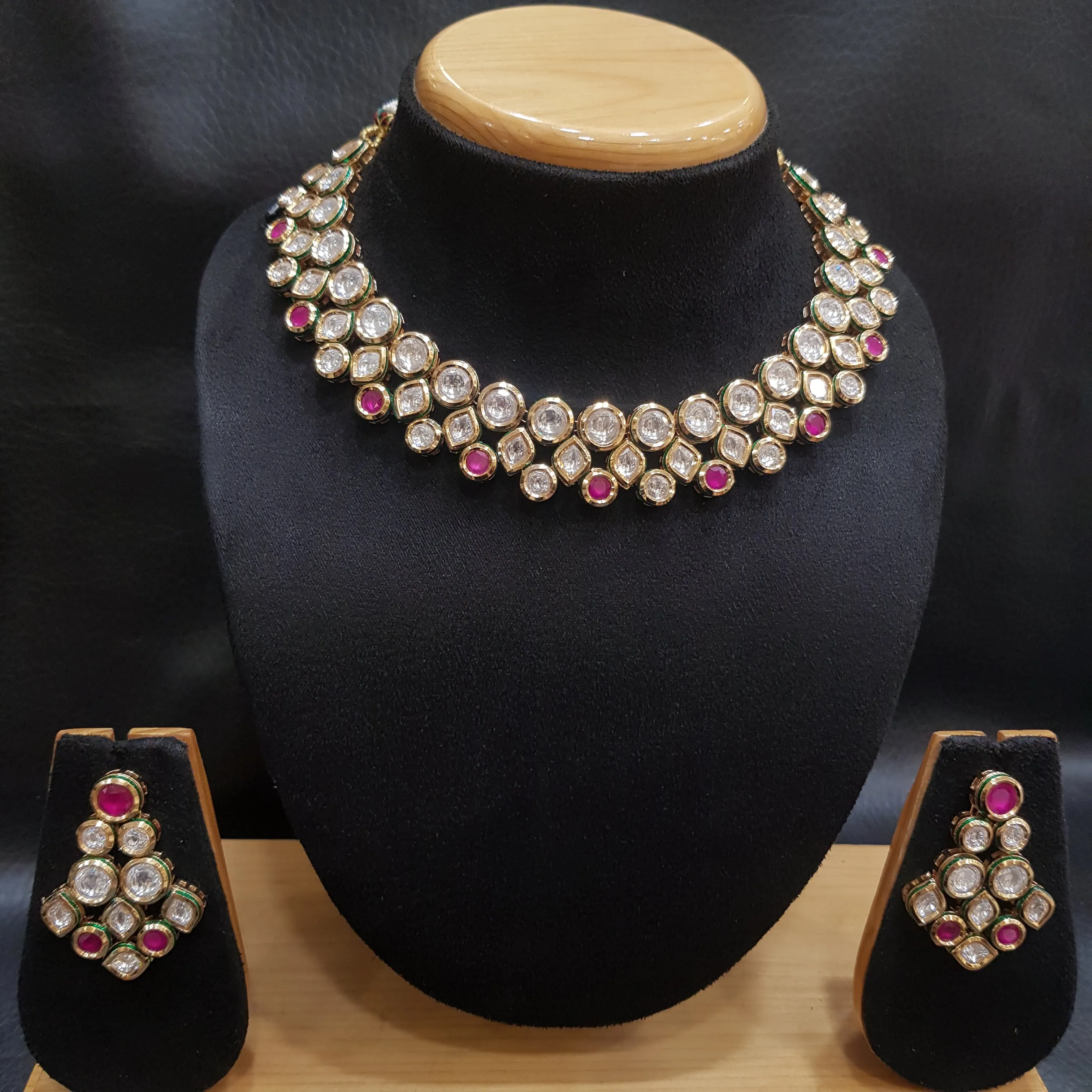Round Neck Kundan Necklace 4257-68