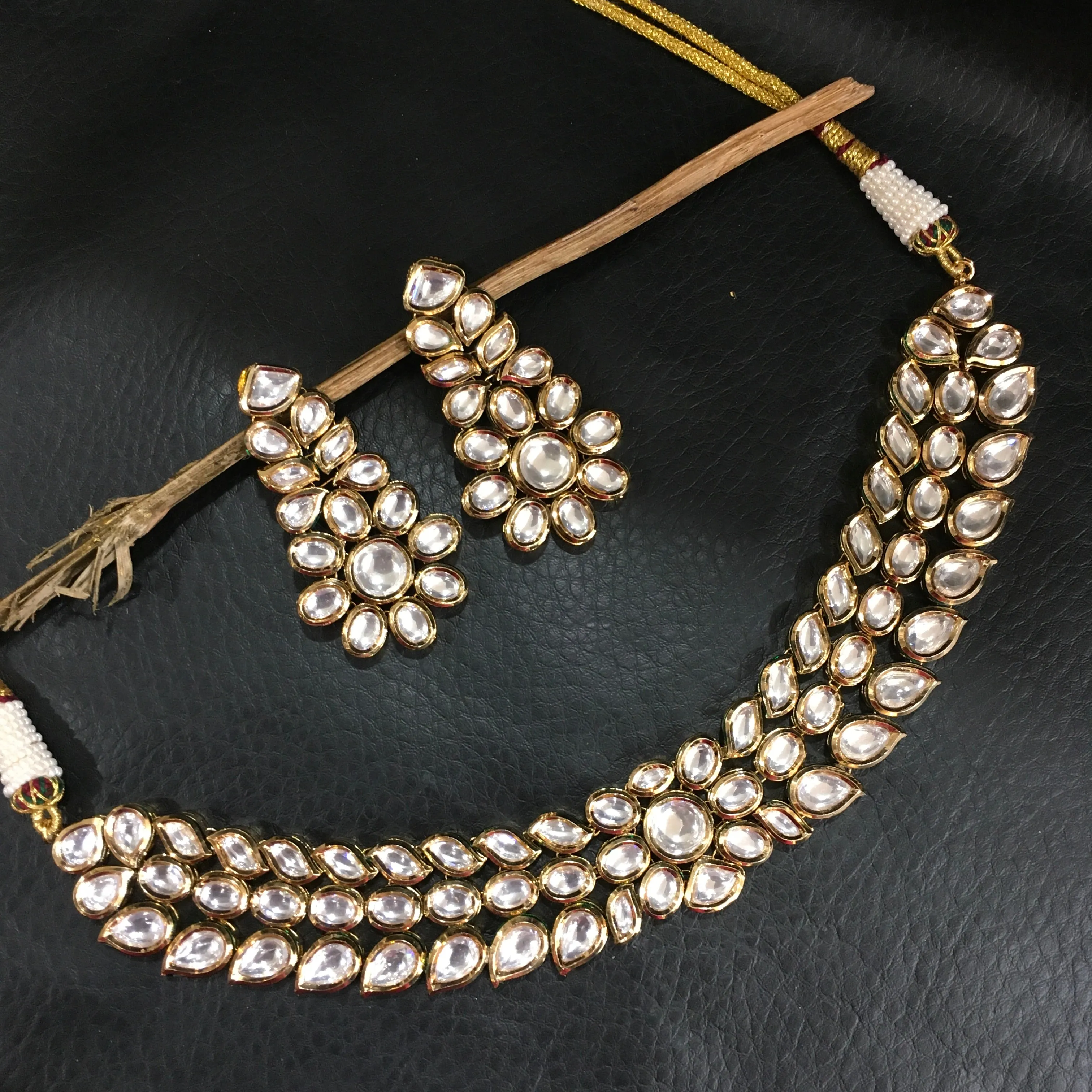 Round Neck Kundan Necklace 4266-68
