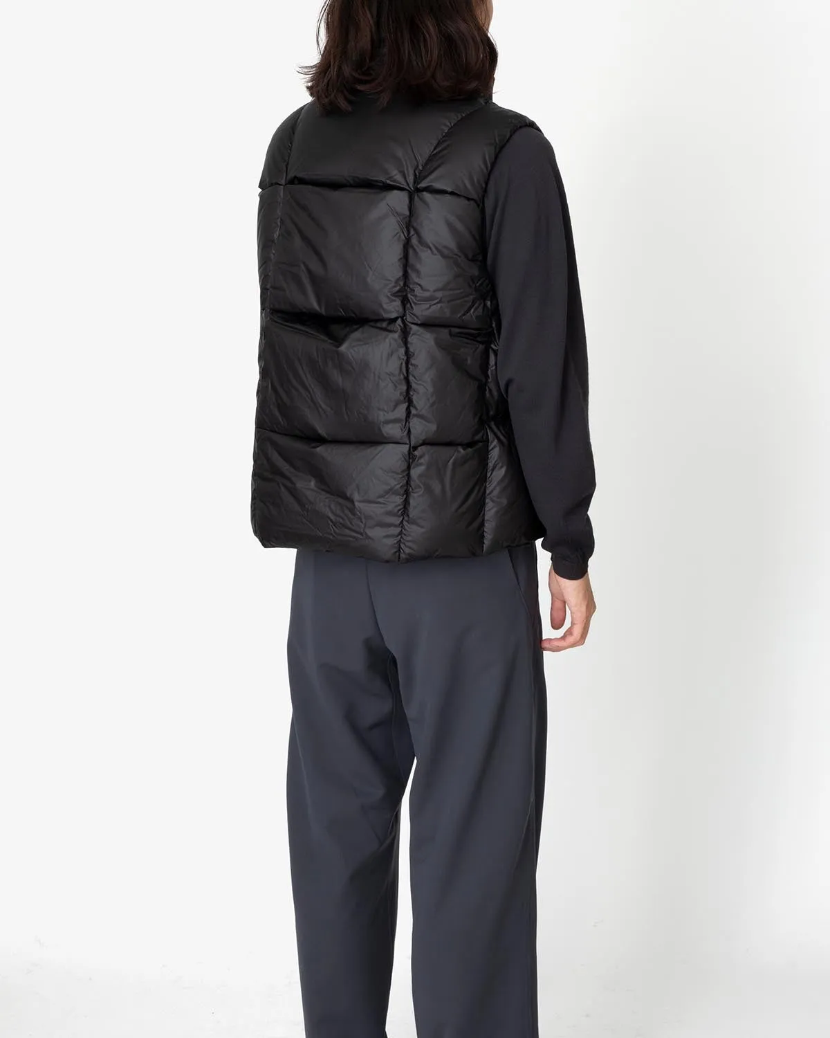 THREE-DIMENSIONAL DOWN VEST