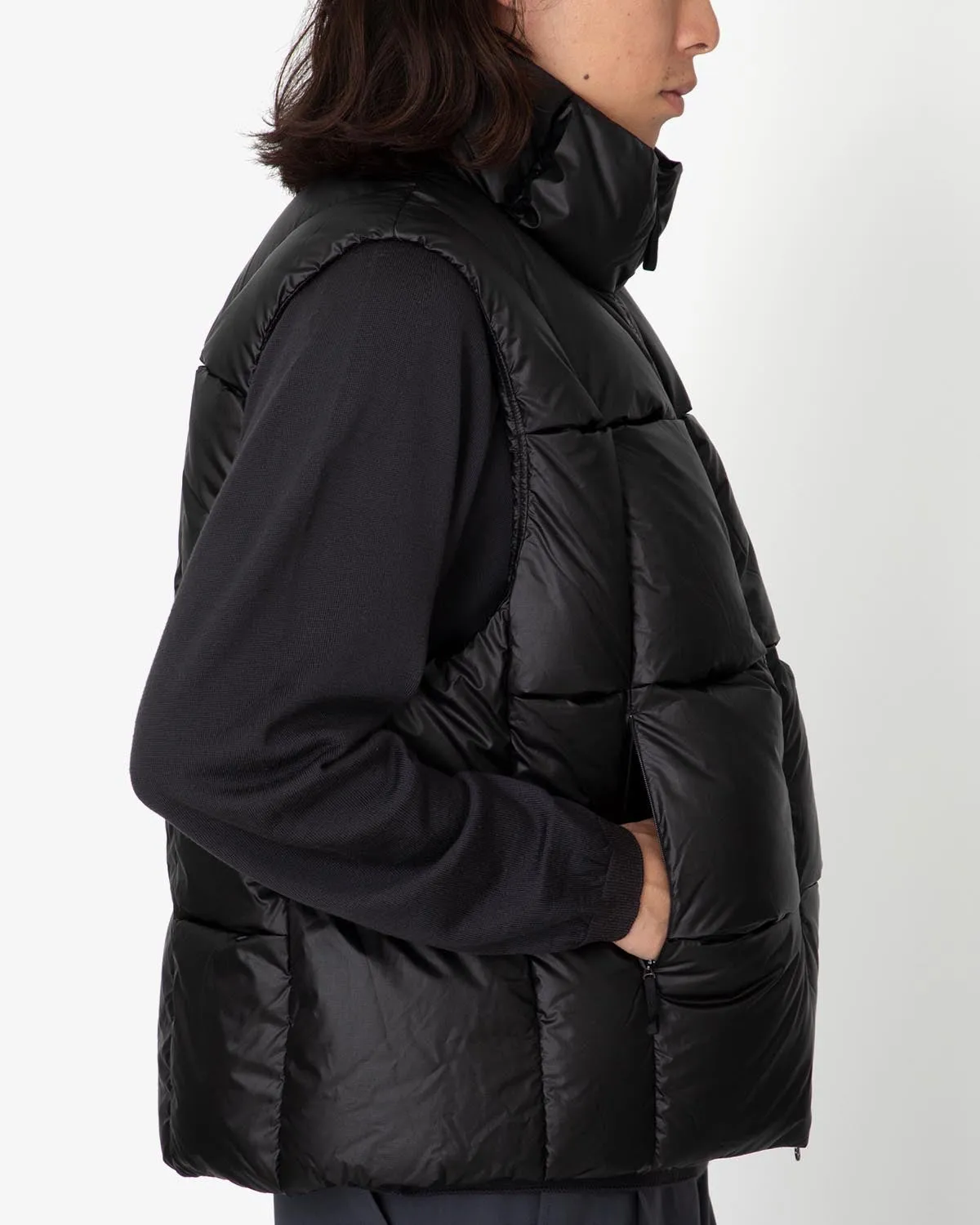 THREE-DIMENSIONAL DOWN VEST