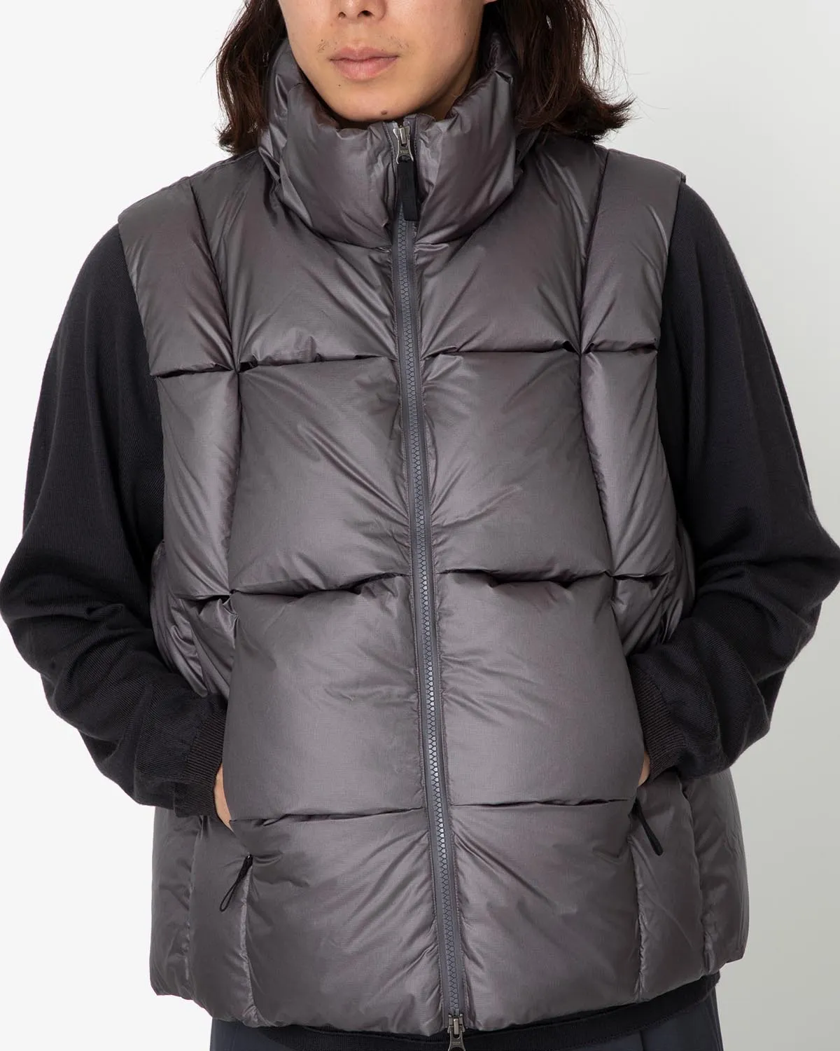 THREE-DIMENSIONAL DOWN VEST