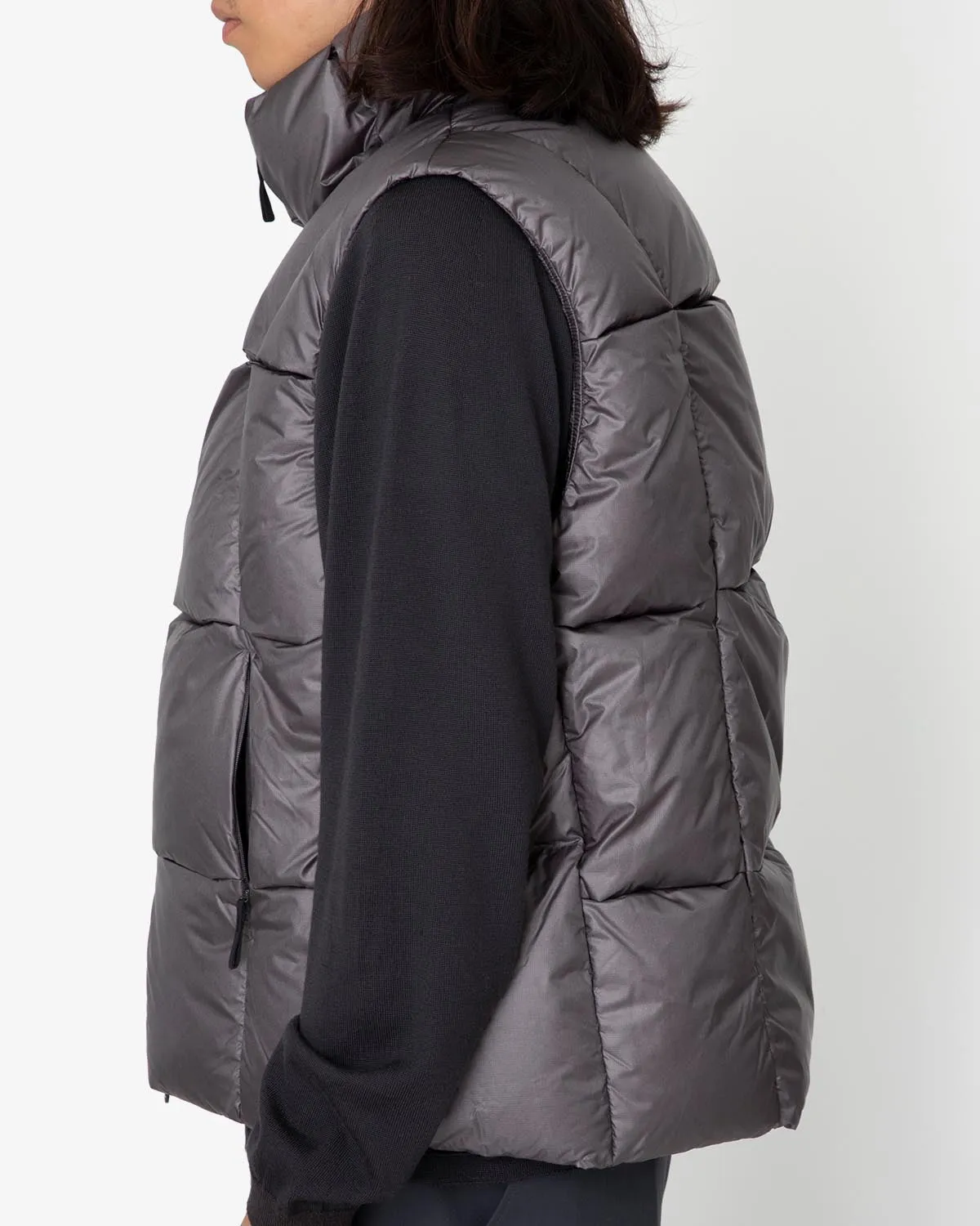 THREE-DIMENSIONAL DOWN VEST