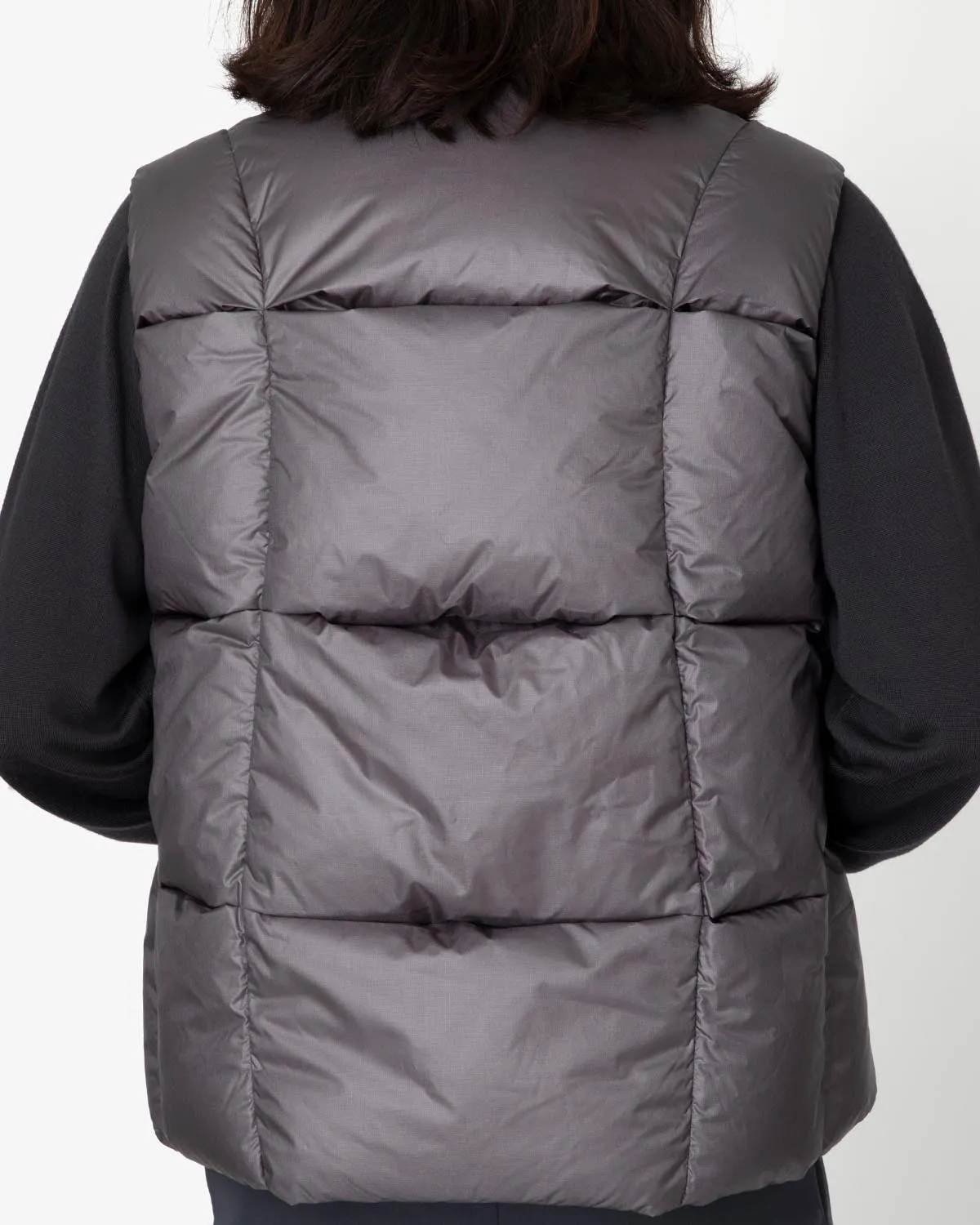 THREE-DIMENSIONAL DOWN VEST